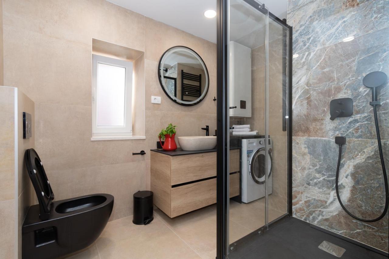 Ivka Makarska - Modern And Luxurious Oldtown Apartament Exterior photo
